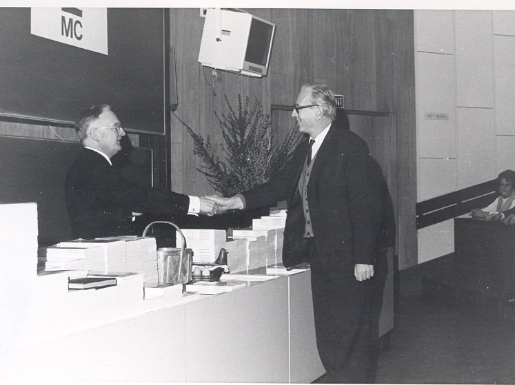 Aad van Wijngaarden (left) and Gijs de Leve in 1971.