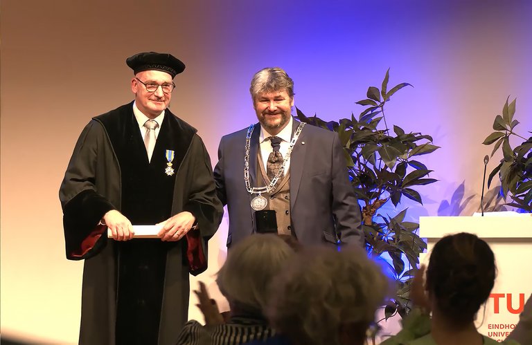Ton de Kok just received his royal distinction from Deputy Mayor Marko van Dalen