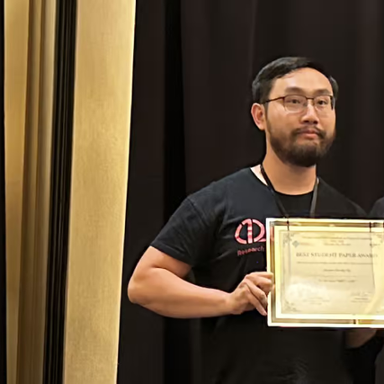 Best paper award for Junqiao